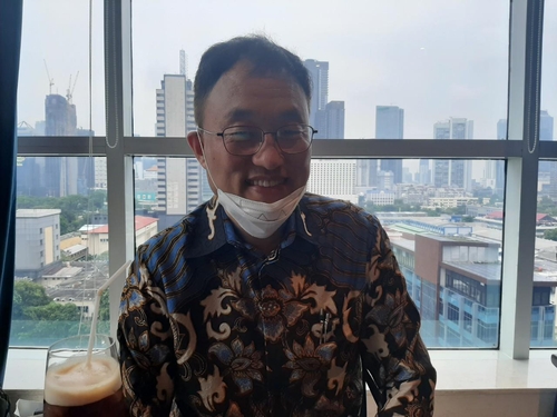 인니 부코핀은행 인출 사태에 국민銀 "8월말까지 인수 마무리"
