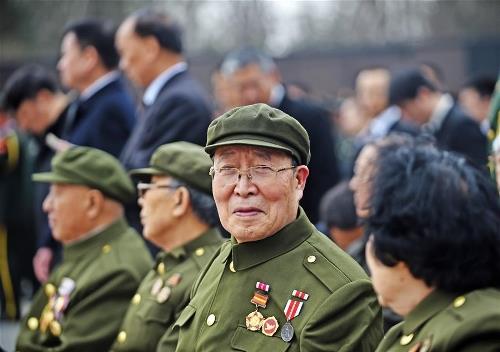 중국, 한국전쟁 참전군인에 기념훈장…"미국에 대한 자신감"