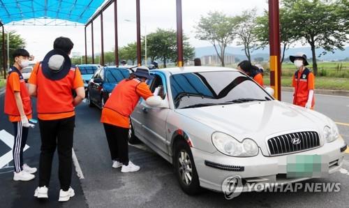 [르포] 서해안 최대 대천해수욕장 개장…코로나 방역지침 잘 안 지켜져