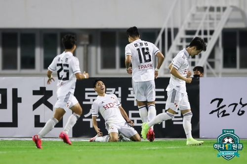 '이동준 2골 2도움' 부산, 강원에 4연패 떠안기고 4-2 승리