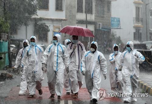 인도 누적 확진자 세계 3번째로 많아져…70만명 육박