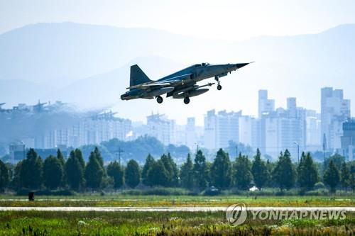 광주 공군부대 무기고서 부사관 총상 '의식불명'