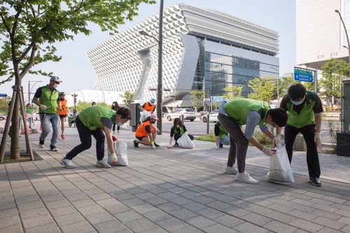 코오롱 봉사주간…전국 사업장 임직원 500여명 참여