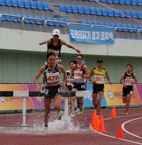 조하림, 종별육상 여자 3,000ｍ장애물 대회신…10분26초74
