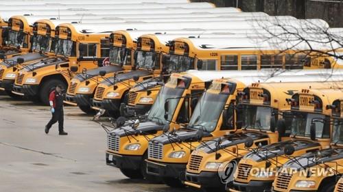 학교정상화 밀어붙이는 트럼프…코로나19 재확산에 거센 반발