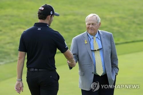 PGA투어 대회 주최 니클라우스 "올해도 우승자와 악수했으면…"