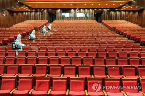 중국, 다음주부터 영화관 영업 허용…"상영 2시간 넘기면 안돼"