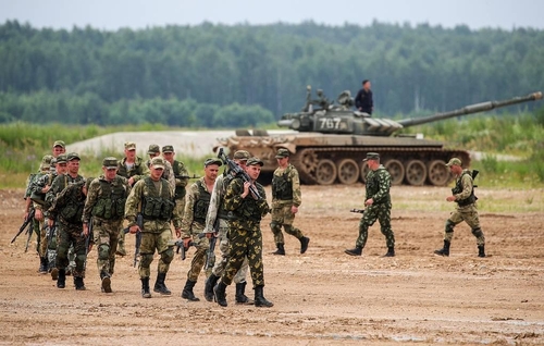 푸틴, 남서부 지역 군부대들에 비상훈련 명령…"전투태세 점검"