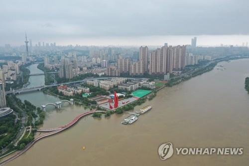 징글징글한 비…중국 남부에 주말 또 폭우 예보