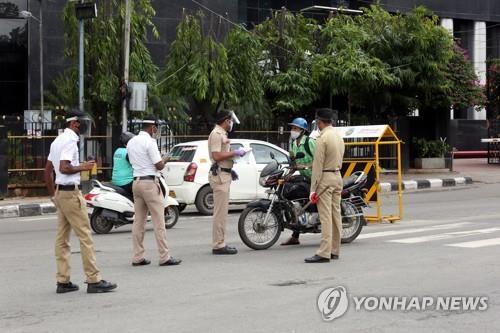 인도 신규 확진 4만명 돌파…17일 만에 하루 감염자 2배 '폭증'