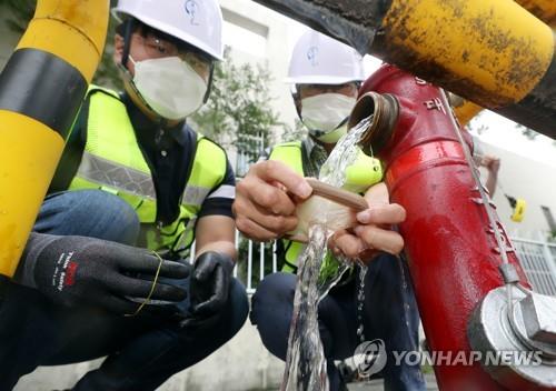 환경부 "인천 공촌외 6개 정수장서도 유충 발견"…여과지 문제