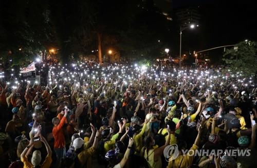 미 인종차별 위기감 고조…63% "트럼프 대처 동의 안 해"