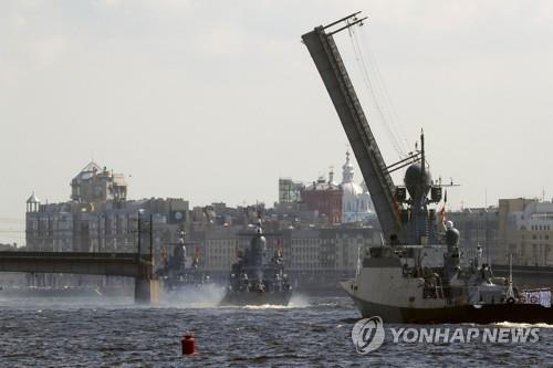 세계 4위 군사비 러시아, 코로나 충격에 무기구매 축소 '저울질'