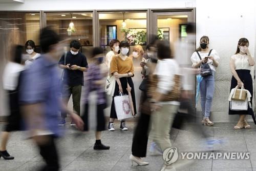 日코로나 확진자 한국 2배…아베, 경제 살린다며 느슨한 방역