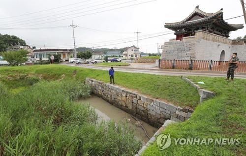 또 고개 숙인 군…탈북민 월북사건 '감시 매뉴얼' 지켰나