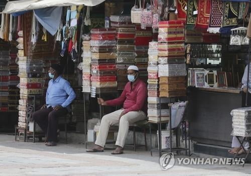 인도 무서운 확산세…6일째 하루 2만명씩 증가