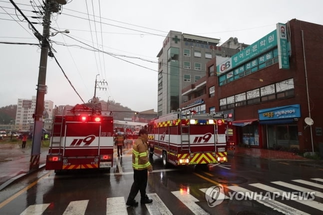 고흥 병원 화재 사망 2명·부상 28명…중상자 늘어