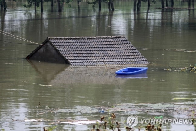 [속보] 중국 홍수로 제주에 저염분수 유입 가능성…해수부 조사