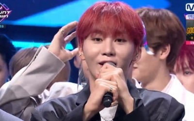 '엠카' 세븐틴, 'Left&Light'로 1위…헹가래 퍼포먼스