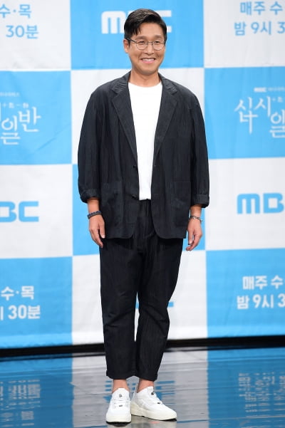 [TEN 포토] '십시일반' 한수현, '사기꾼 연기 기대하세요~'