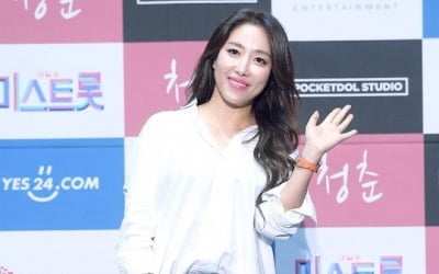 송가인·홍자·정미애 등, 숙행 신곡 '여자라서' 응원…'미스트롯' 우정ing