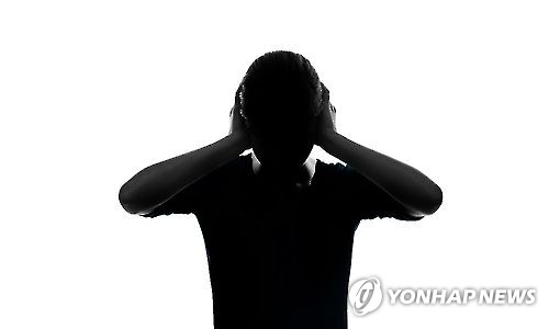 "옆집 시끄러워서"…흉기로 이웃집 문 두드린 70대 체포