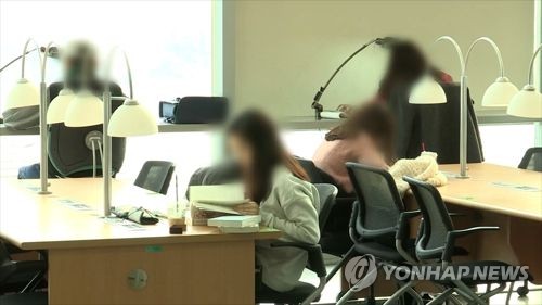 "재직증명서 만들어드려요"…90년대생 유혹하는 '작업대출'