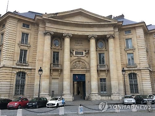 프랑스 한국유학생들, 대학등록금 15배 인상에 '술렁'