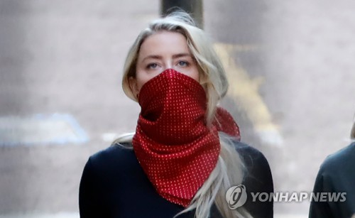 '누가 때렸을까'…조니뎁·앰버허드 런던서 진실공방 2라운드