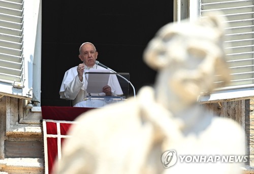 교황청 "주교, 사제 성학대 의혹 제기시 경찰에 신고하라" 권고