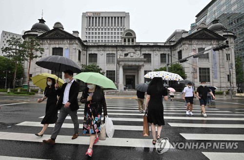 "한국경제, 포탄은 피했다…코로나19 침체국면서 선방"