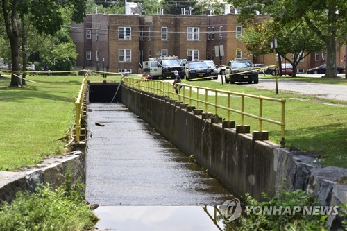 쇼생크 탈출?…미 여성 폭우 속 1.6km 지하 배수관 기어가 생존