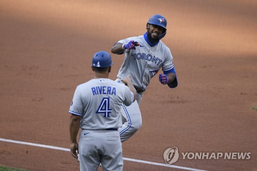 '홈런 4방' 토론토, 워싱턴 제압…테임즈 1안타 2볼넷