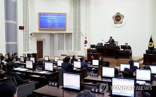 인천시의회 신임 의장에 신은호…후반기 의장단도 민주당 독식