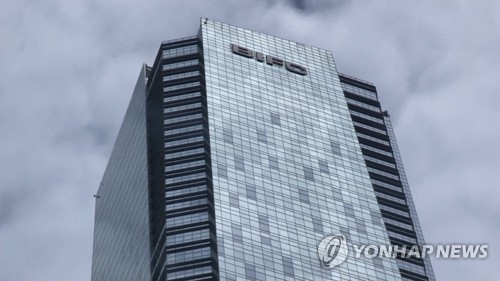 '꿈의 직장' 부산 금융단지 채용 일정 개시…좁아진 취업 문