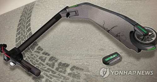 도로의 무법자 전동킥보드…차도·인도 가리지 않고 '쌩쌩'