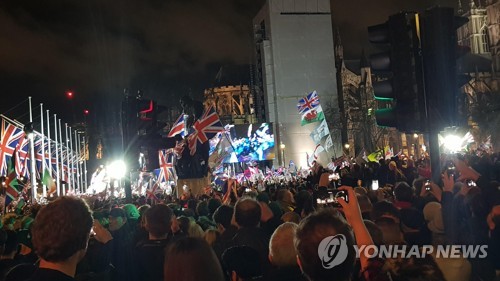 영국 존슨 취임 1주년…브렉시트는 성공·코로나19 대응은 낙제