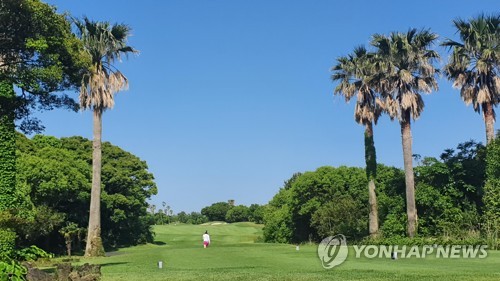 물들어 온 제주 골프장, 노 저어야 하는데….캐디 없어 '발동동'