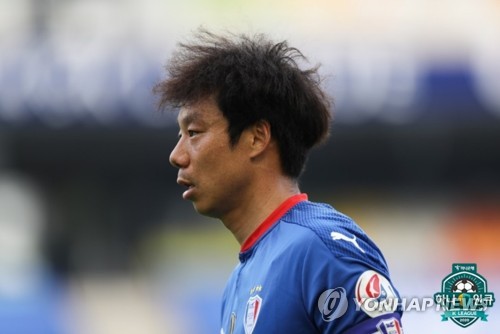 수원 '캡틴' 염기훈의 열정…지도자 강습 중 슈퍼매치 전격 합류