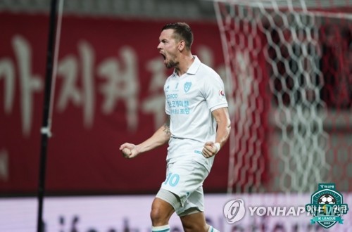 K리그, 주말 '유관중' 시작…전북 구스타보, 홈팬 앞 5호골 쏠까