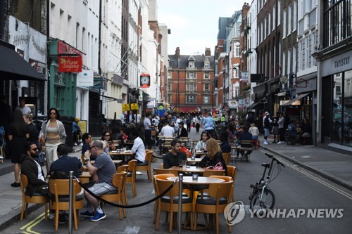 "정부가 쏜다"…영국, 8월 주민 외식비 절반 정부가 부담키로