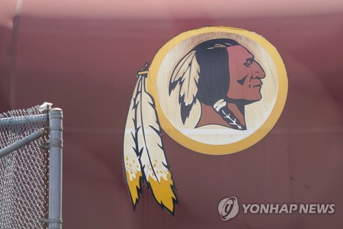 미 원주민 비하 논란 NFL 레드스킨스 팀명, 87년만에 바뀐다