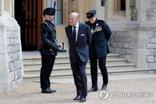 영국 여왕 부군 필립공, 공식석상서 건강한 모습 보여