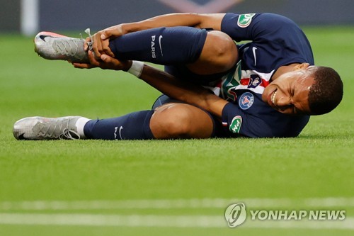 PSG 음바페, 발목 염좌 진단…챔피언스리그 출전 불투명