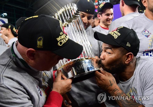 MLB 노사, 포스트시즌 참가팀 10개→16개로 확대 합의