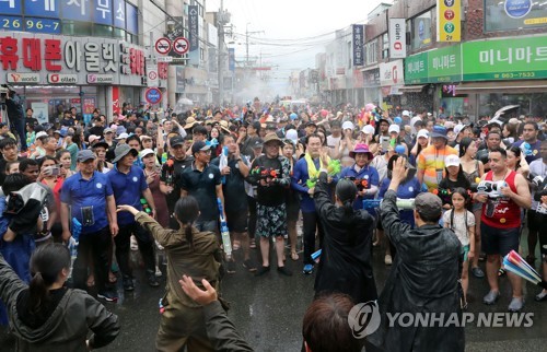 "야속한 코로나19" 재확산 조짐에 전국 여름 축제 줄줄이 셧다운