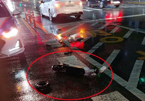 도로의 무법자 전동킥보드…차도·인도 가리지 않고 '쌩쌩'