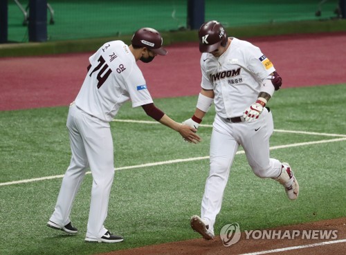 키움 박병호, 시원한 홈런 두 방…KBO 통산 300홈런에 '-1'(종합)