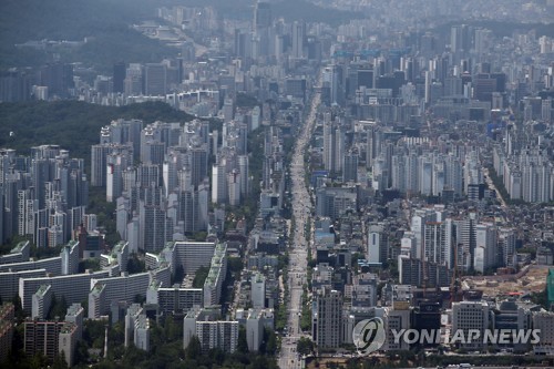 서울 집값 2개월 하락 멈추고 상승전환…"저금리·유동성 영향"