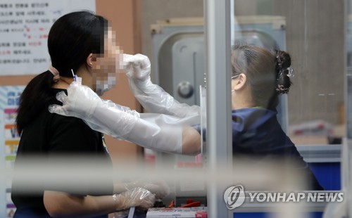 정부, 코로나19 검체 1천700건 분양…"진단시약 성능개선 기여"